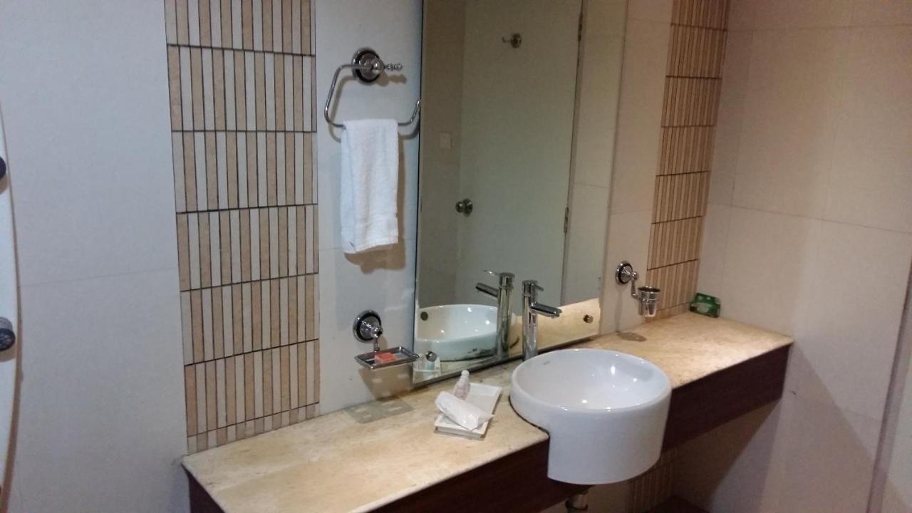 Rudrapur Hotel Le Castle מראה חיצוני תמונה