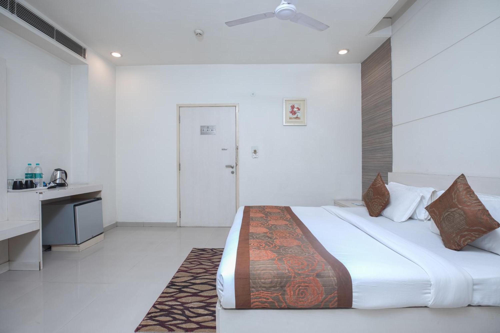 Rudrapur Hotel Le Castle מראה חיצוני תמונה