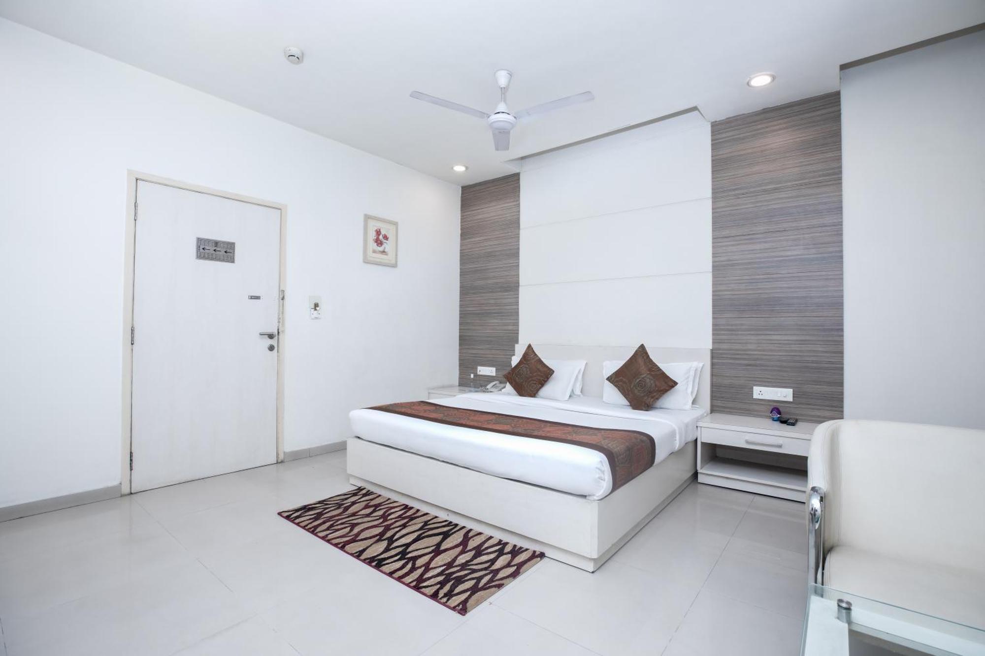 Rudrapur Hotel Le Castle מראה חיצוני תמונה