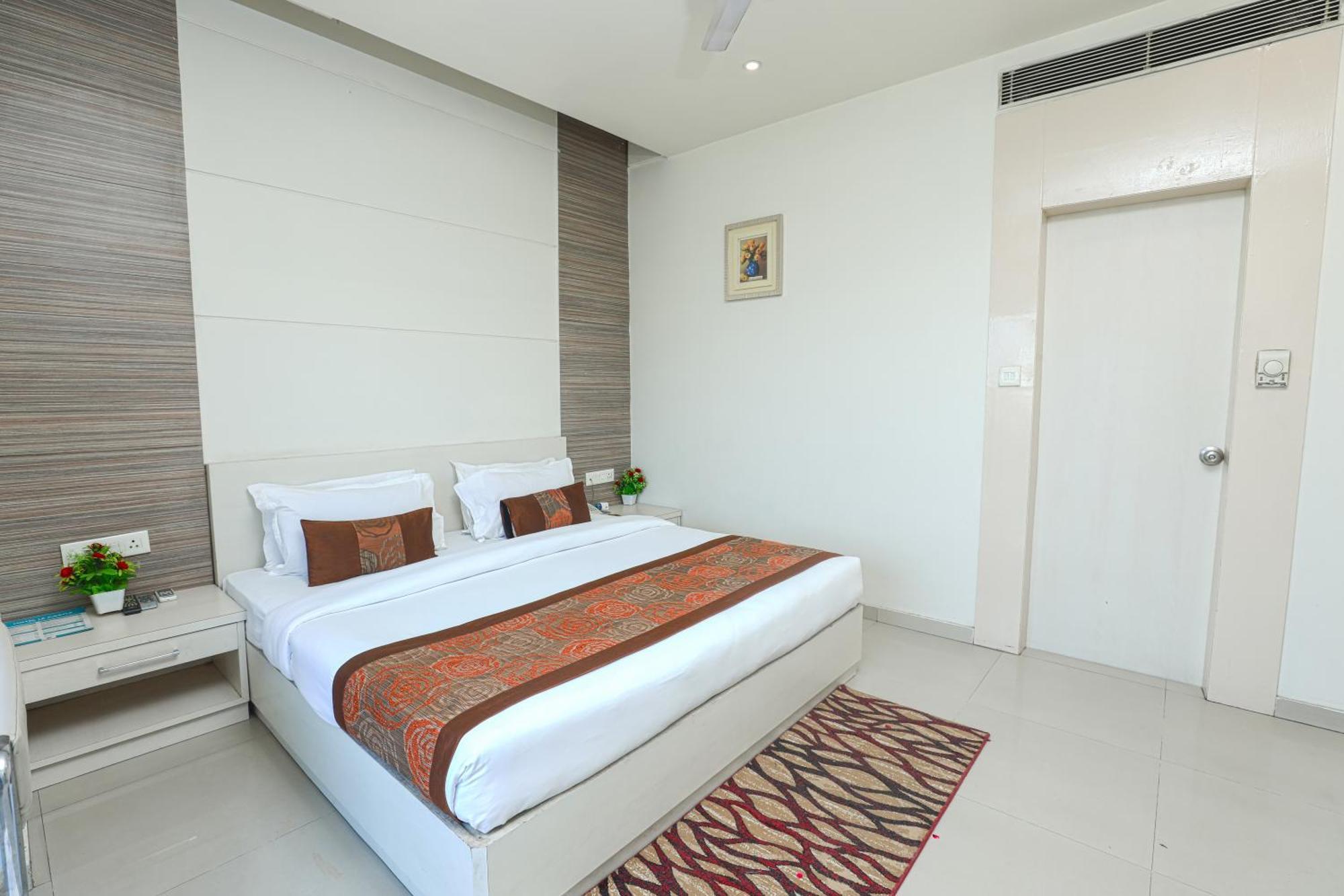 Rudrapur Hotel Le Castle מראה חיצוני תמונה