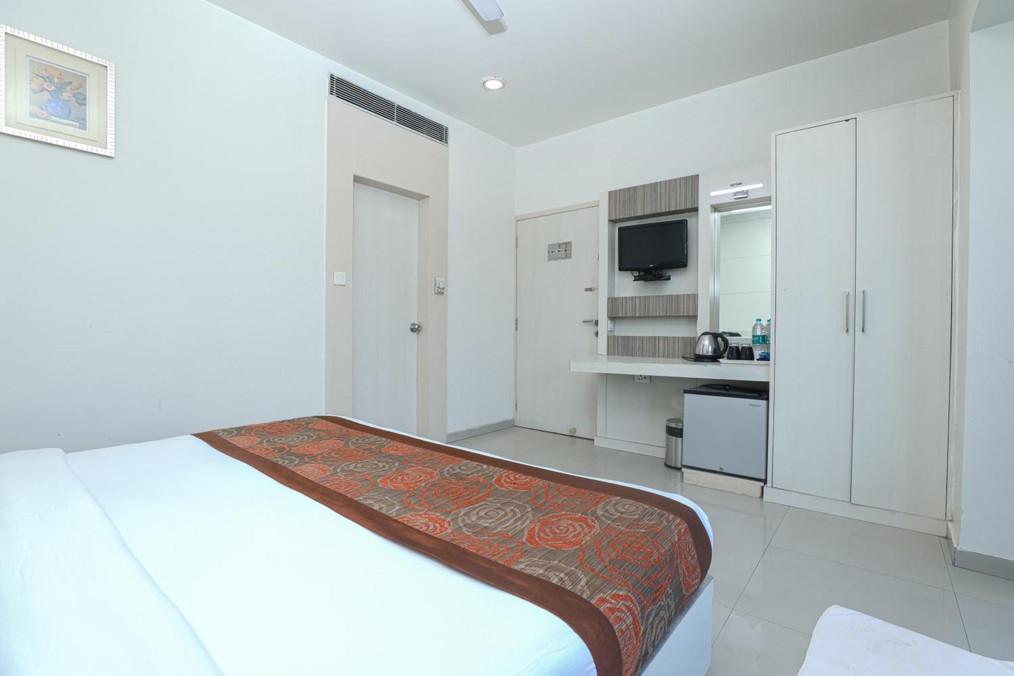 Rudrapur Hotel Le Castle מראה חיצוני תמונה