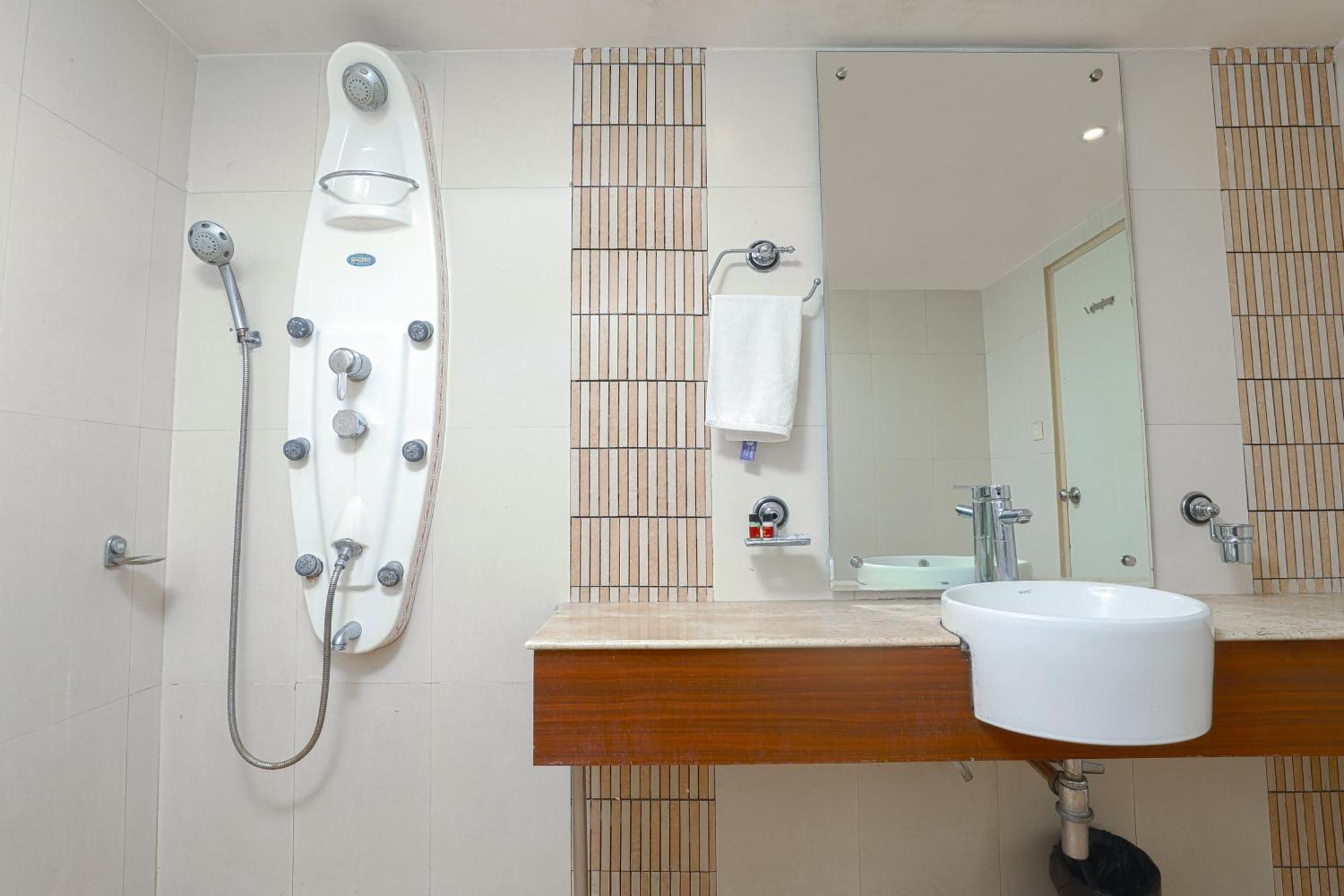 Rudrapur Hotel Le Castle מראה חיצוני תמונה